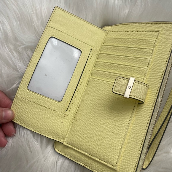 Kate Spade wristlet - Picture 3 of 3